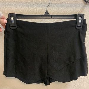 Black Skort